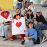 Alumnas de pimaria Harvest en 12 aniversario